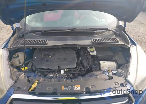 2017 Ford Escape Titanium z USA, uszkodzony, nr VIN 1FMCU9JD5HUD86258